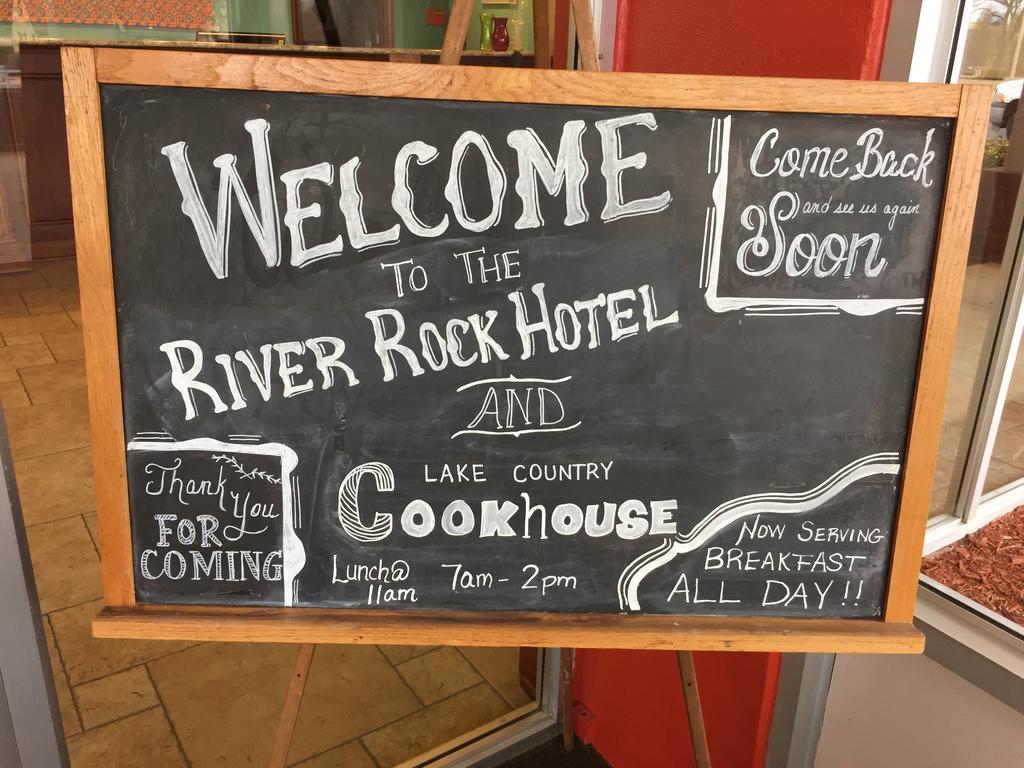 River Rock Hotel Mountain Home Bagian luar foto