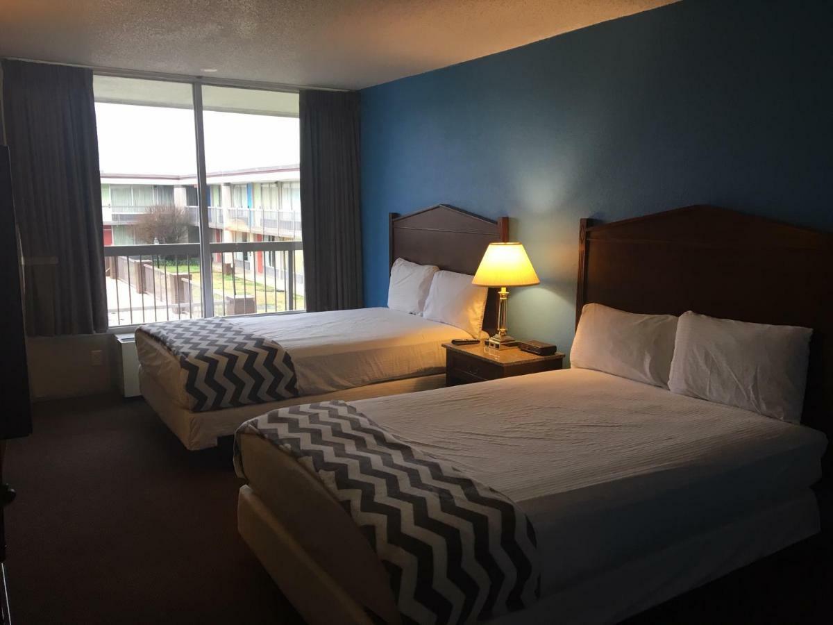 River Rock Hotel Mountain Home Bagian luar foto